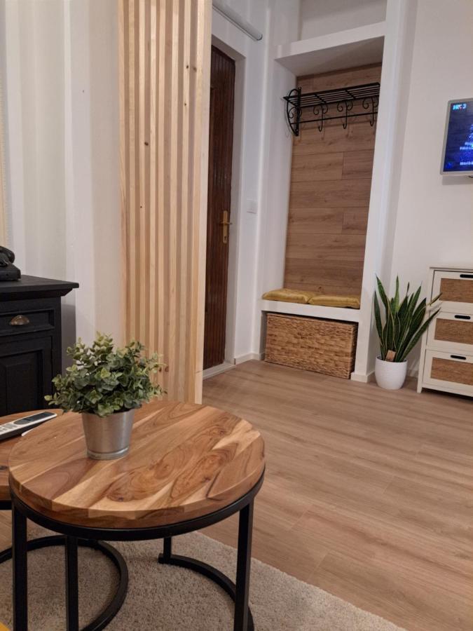 Karlo Apartament Sali